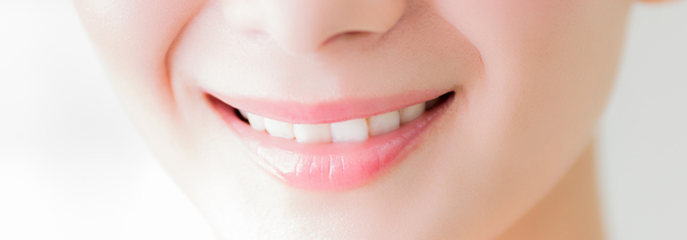 気になる銀歯をより自然な白い歯にしませんか？